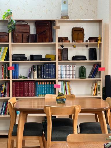 عکس کافه کتاب تمیس