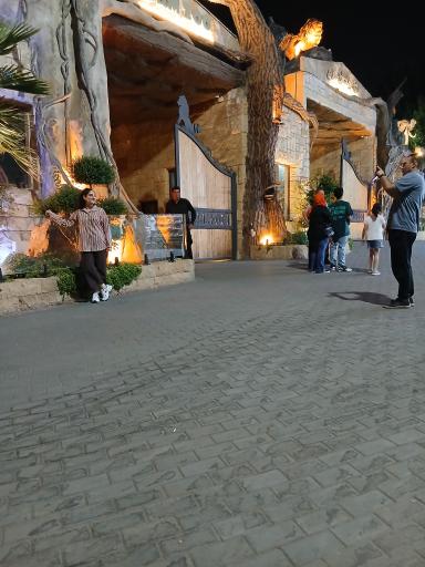 عکس ورودی باغ وحش ارم