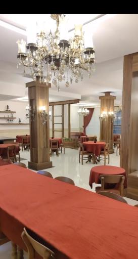 عکس رستوران مجلل معین درباری