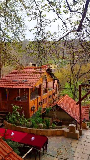 عکس رستوران مجلل معین درباری