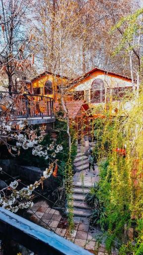 عکس رستوران مجلل معین درباری