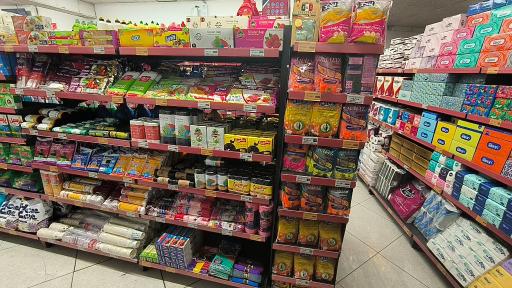 عکس فروشگاه افق کوروش شعبه استانداری