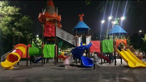 عکس زمین بازی کودکان