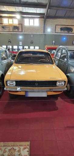 عکس موزه خودروهای تاریخی و کلاسیک و دست ساز 