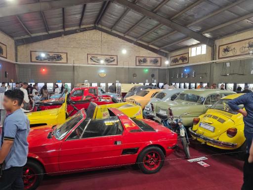 عکس موزه خودروهای تاریخی و کلاسیک و دست ساز 