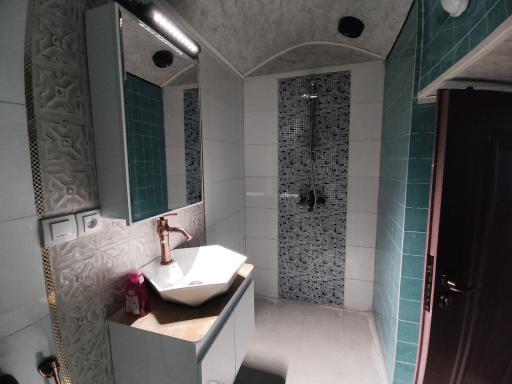 بوتیک هتل مُونگ