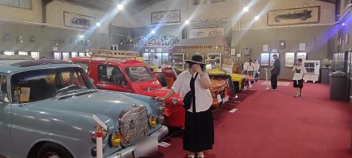 موزه خودروهای تاریخی و کلاسیک و دست ساز 