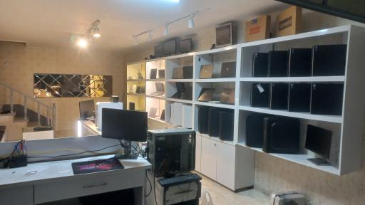 عکس فروشگاه قطعات الکترونیک پارس
