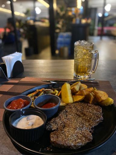 عکس کافه رستوران ریواس