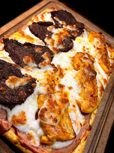 عکس ماهی سوخاری و پیتزا فیش کلاب 