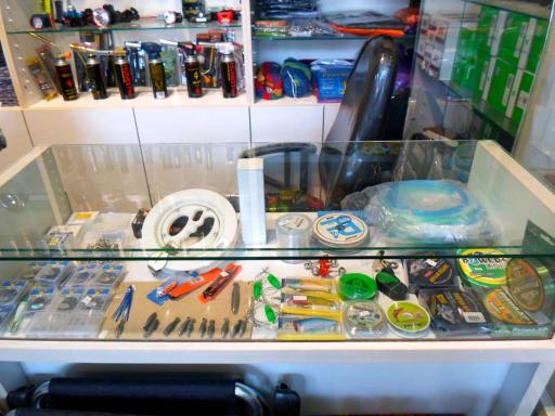 عکس فروشگاه بیست کمپ