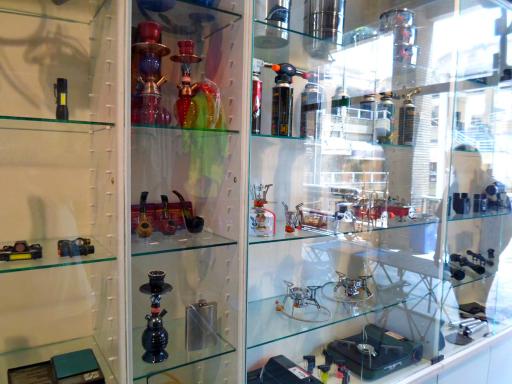 عکس فروشگاه بیست کمپ