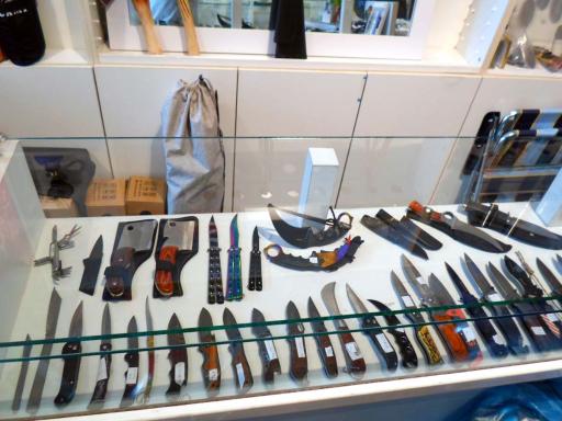 عکس فروشگاه بیست کمپ