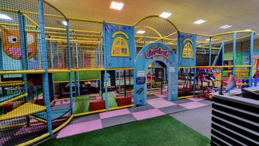 عکس شهربازی سرپوشیده