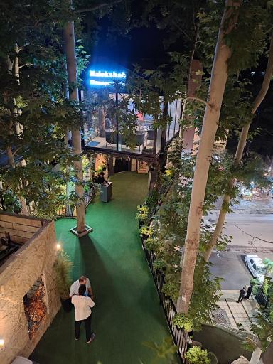 عکس باغ رستوران ملکشاه