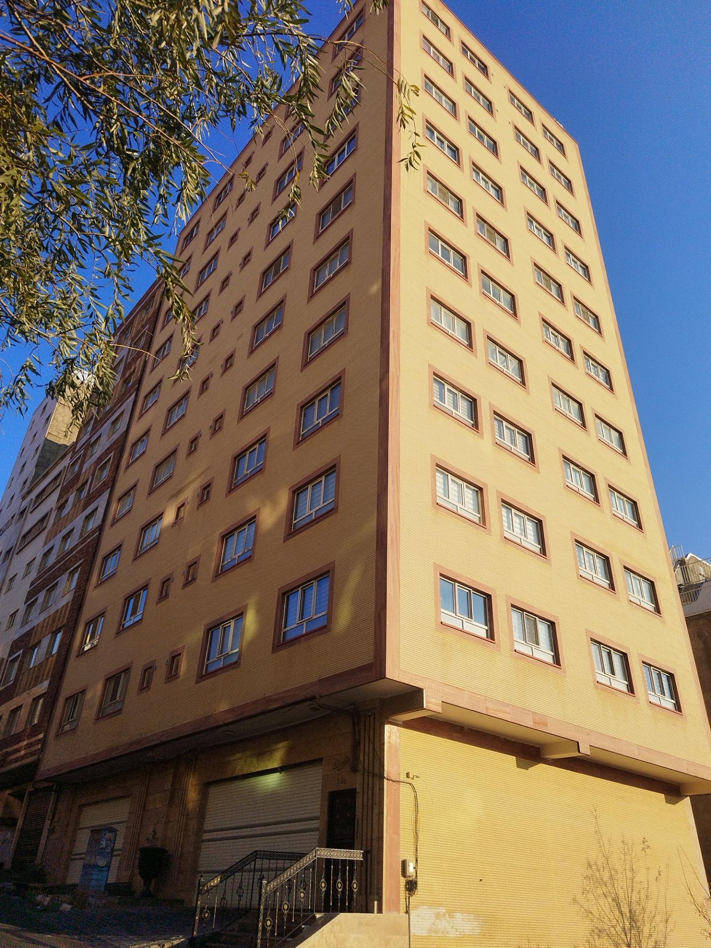 عکس ساختمان بیست