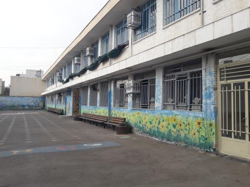 عکس دبستان پسرانه مدرس ۱