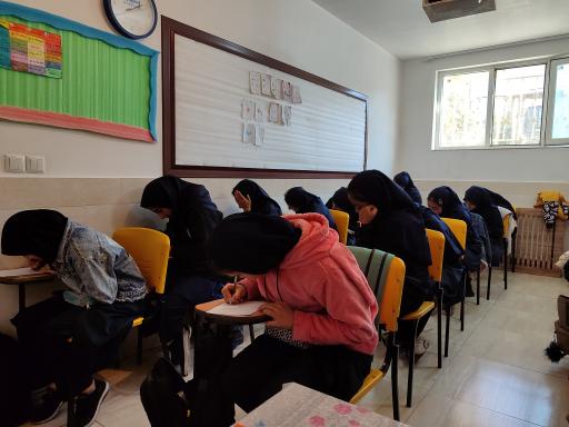 دبیرستان دخترانه نگارستان اندیشه