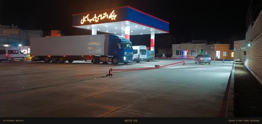 عکس پمپ بنزین