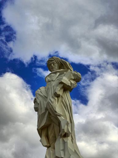 عکس مجسمه مقاومت کردستان