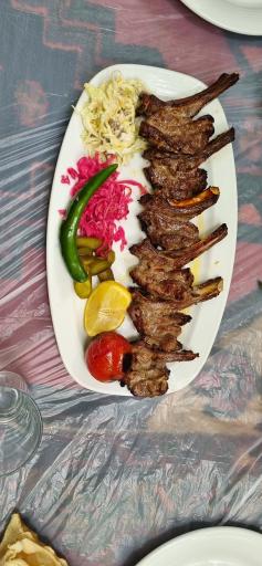 عکس باغچه خانوادگی آبشار