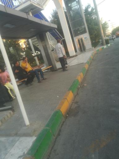 عکس ایستگاه اتوبوس شهید بابانظر 70