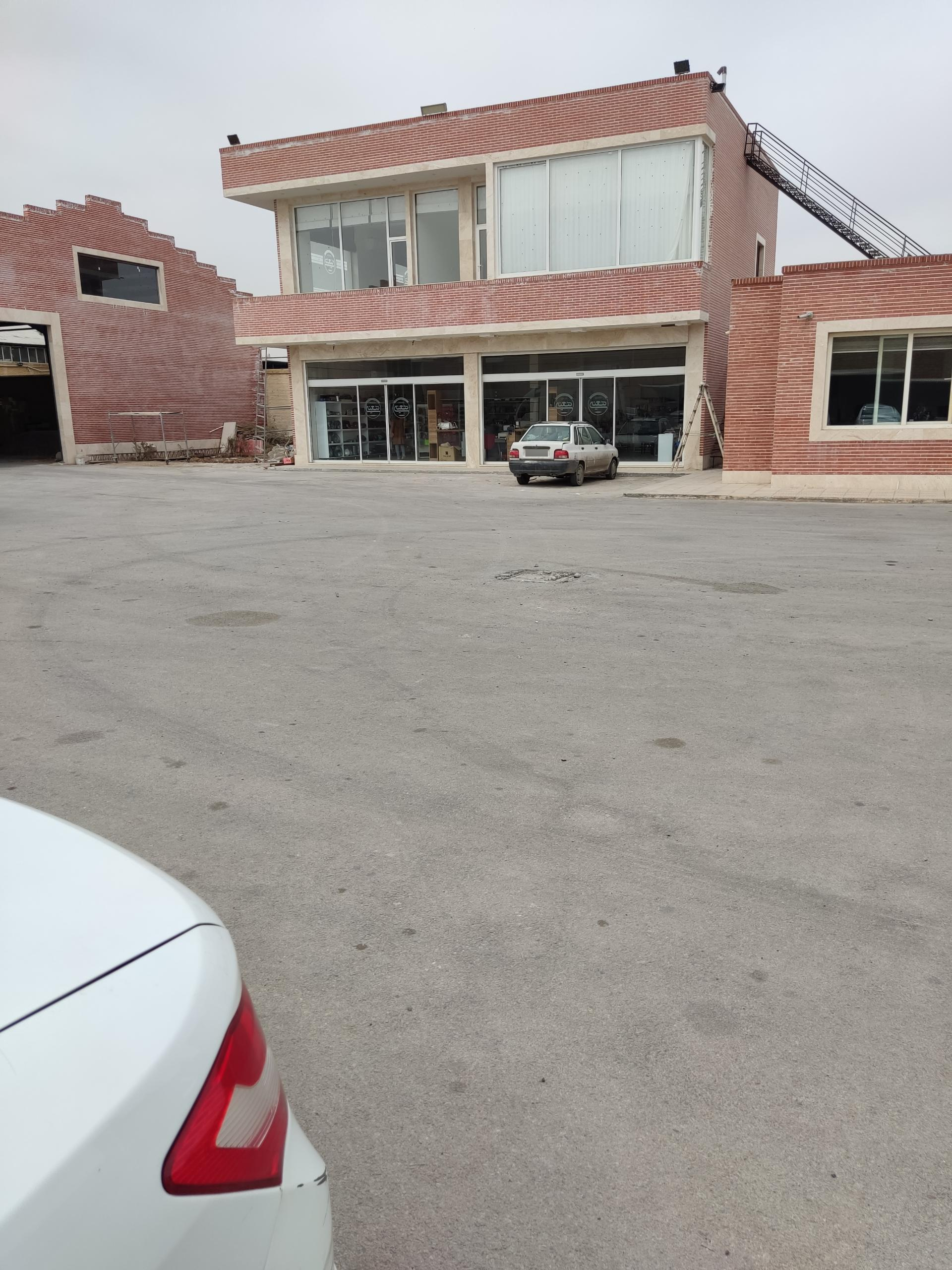 عکس بازرگانی معینی یزد