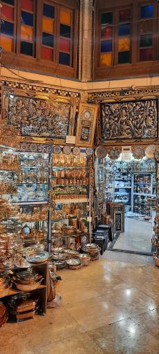 عکس فروشگاه صنایع دستی نصف جهان