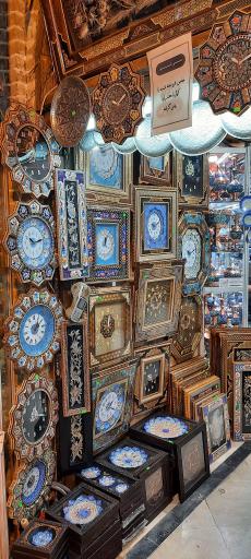 عکس فروشگاه صنایع دستی نصف جهان