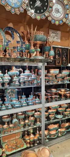 عکس فروشگاه صنایع دستی نصف جهان
