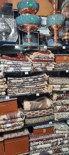 عکس فروشگاه صنایع دستی نصف جهان