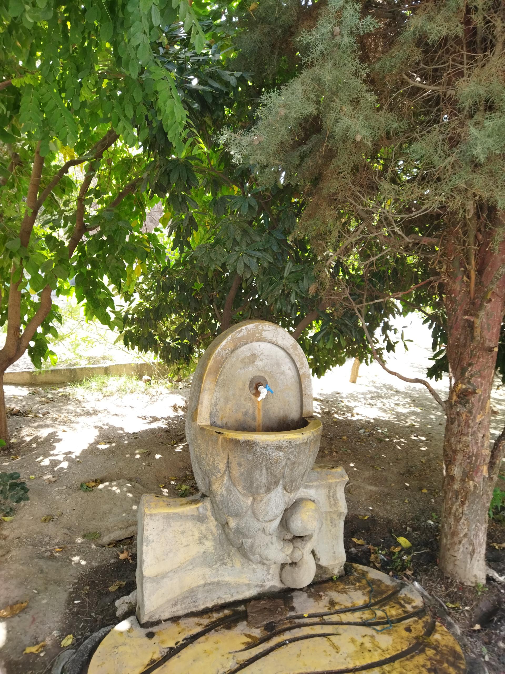 عکس آبخوری بوستان سرداران شهید