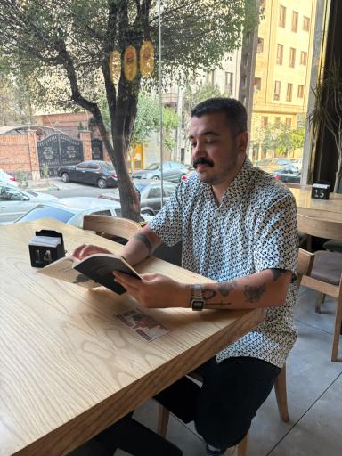 عکس کافه رستوران ۵۲ هرتز 