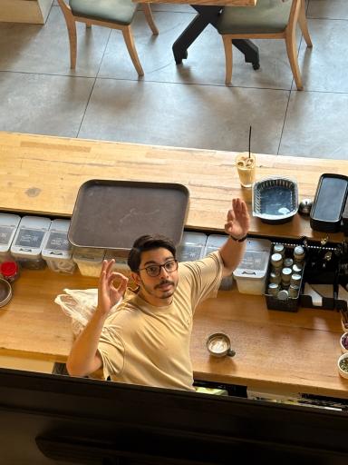 عکس کافه رستوران ۵۲ هرتز 