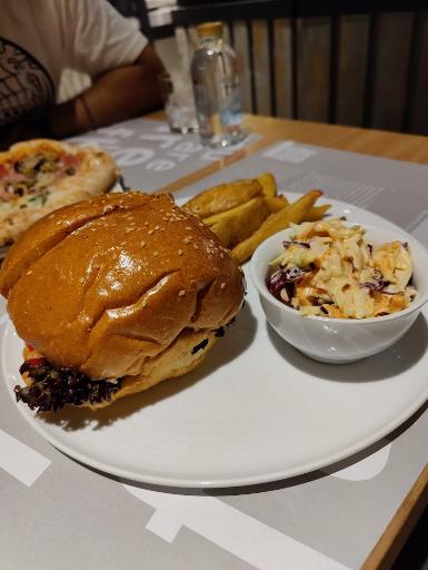 عکس کافه رستوران ۵۲ هرتز 