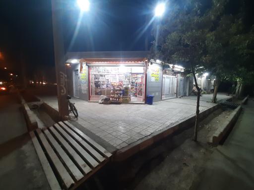 عکس سوپر مارکت بهار