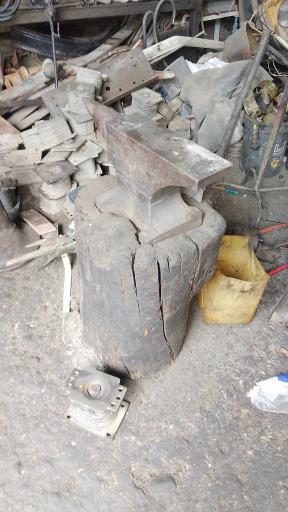 عکس آهنگری ماشین سنگین اسحاق اسدی