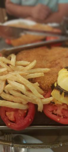 عکس رستوران دریایی ماهی خوب