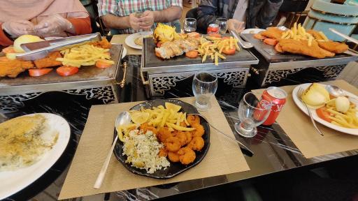 عکس رستوران دریایی ماهی خوب