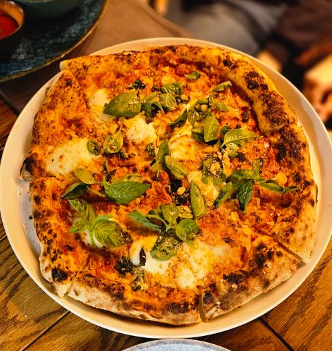 عکس رستوران سمپوزیوم مهستان