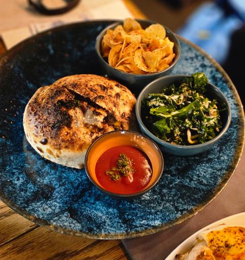 عکس رستوران سمپوزیوم مهستان