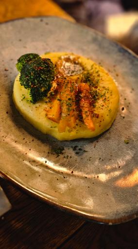 عکس رستوران سمپوزیوم مهستان