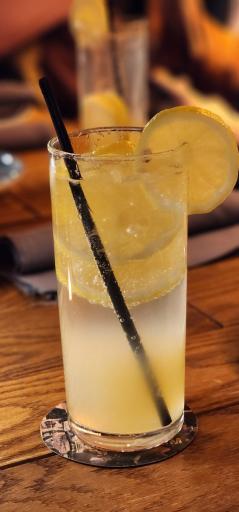 عکس رستوران سمپوزیوم مهستان