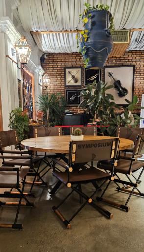 عکس رستوران سمپوزیوم مهستان