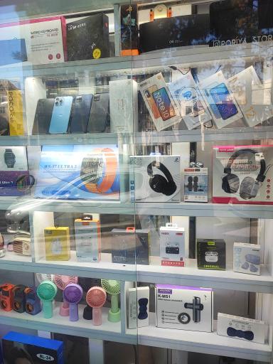 موبایل پوریا تعمیرات و جانبی