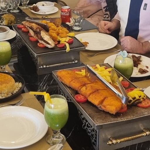 عکس رستوران دریایی ماهی خوب