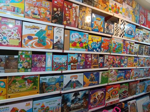 عکس اسباب بازی فروشی اسپرلوس