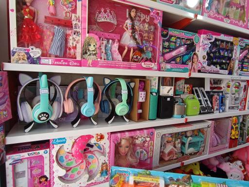 عکس اسباب بازی فروشی اسپرلوس