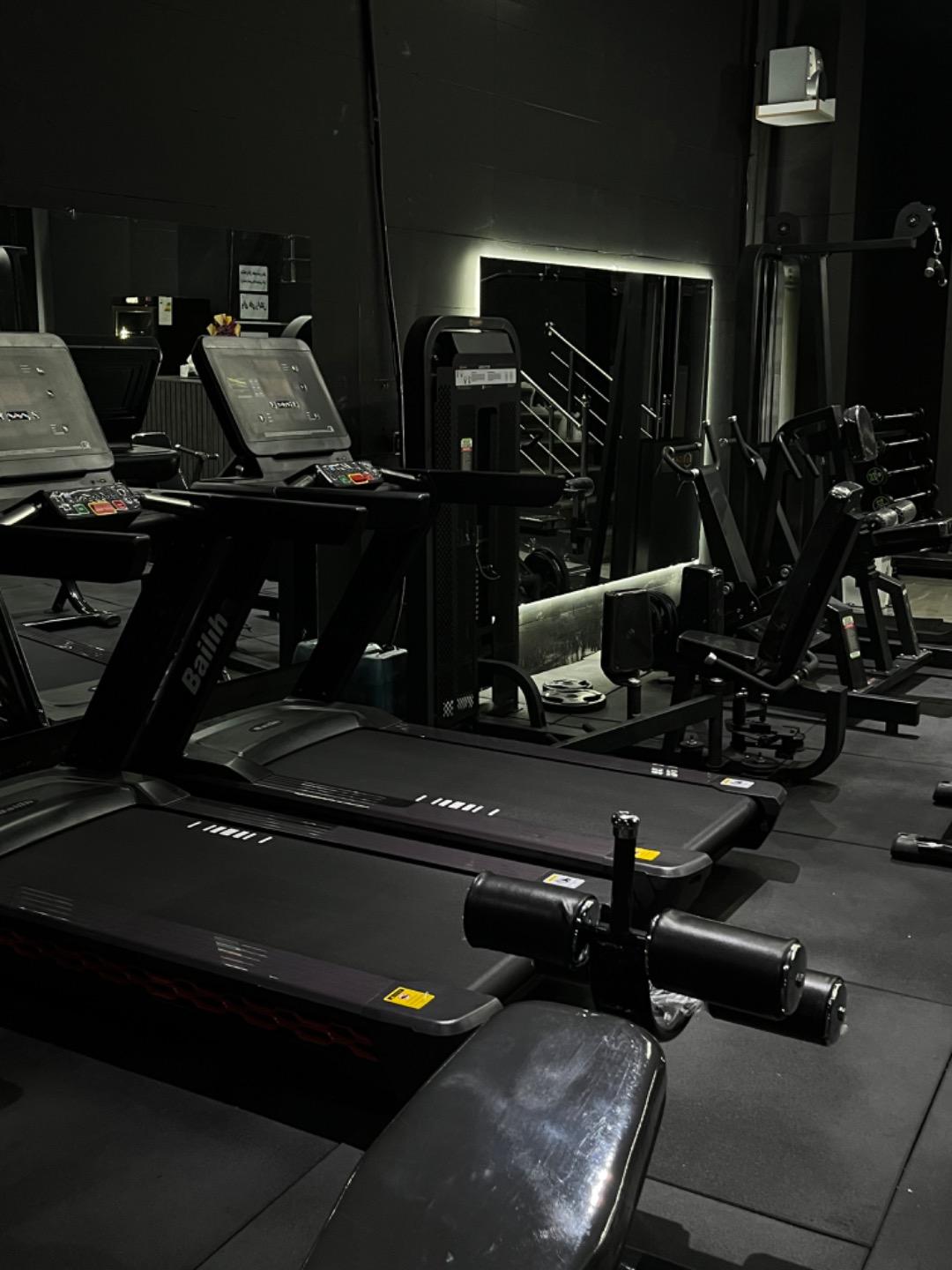 عکس باشگاه بدنسازی اسپینر