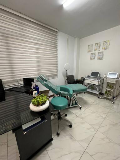 عکس کلینیک زیبایی مهرنیا